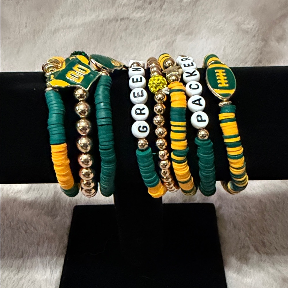 Green and Yellow Beaded Green Bay Packers set of 8 bracelets - Picture 3 of 3